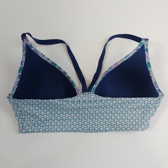 Victoria's Secret Lightly Lined Plunge Bra - Picture 5 of 5